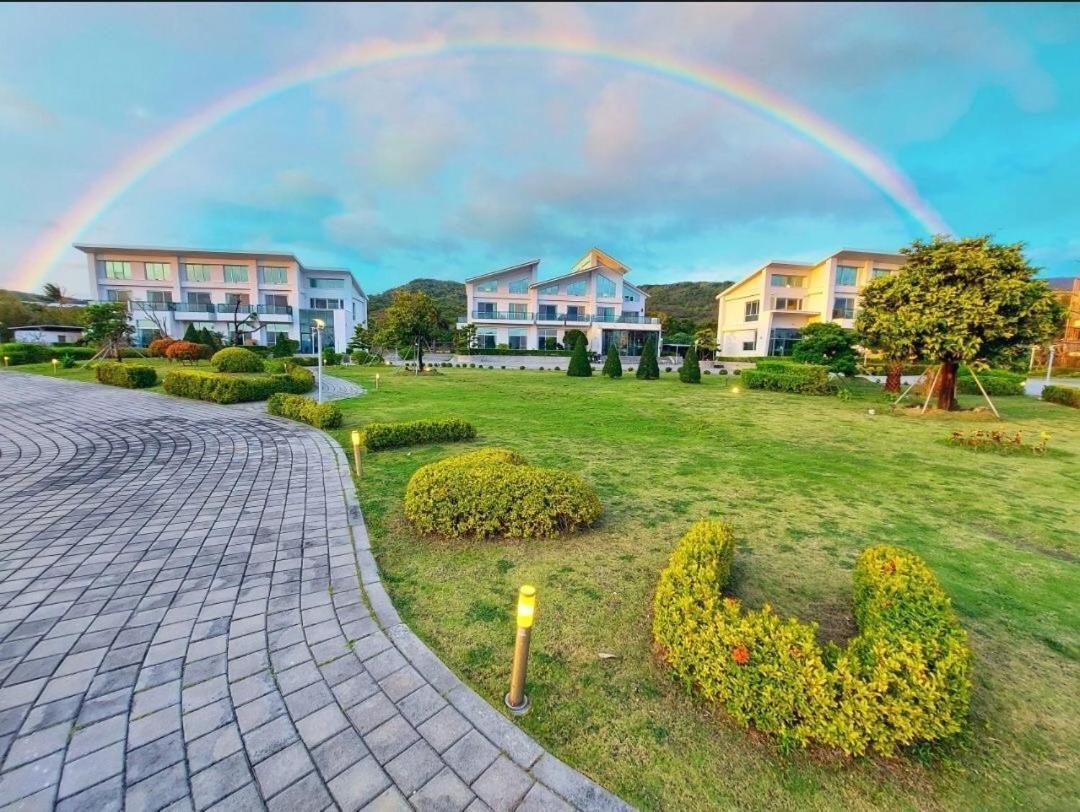 Hotel 墾丁椰林 海灘文旅 à Cape Eluanbi Extérieur photo