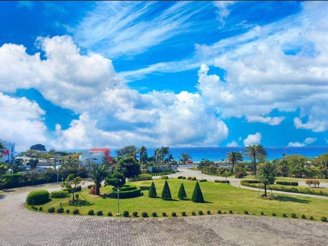 Hotel 墾丁椰林 海灘文旅 à Cape Eluanbi Extérieur photo