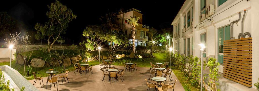 Hotel 墾丁椰林 海灘文旅 à Cape Eluanbi Extérieur photo