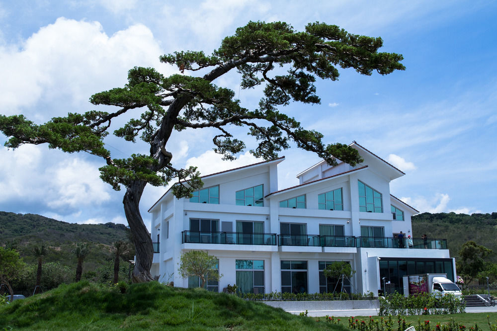 Hotel 墾丁椰林 海灘文旅 à Cape Eluanbi Extérieur photo