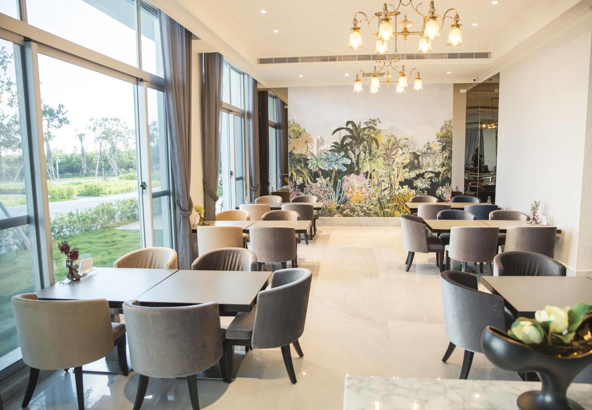 Hotel 墾丁椰林 海灘文旅 à Cape Eluanbi Extérieur photo