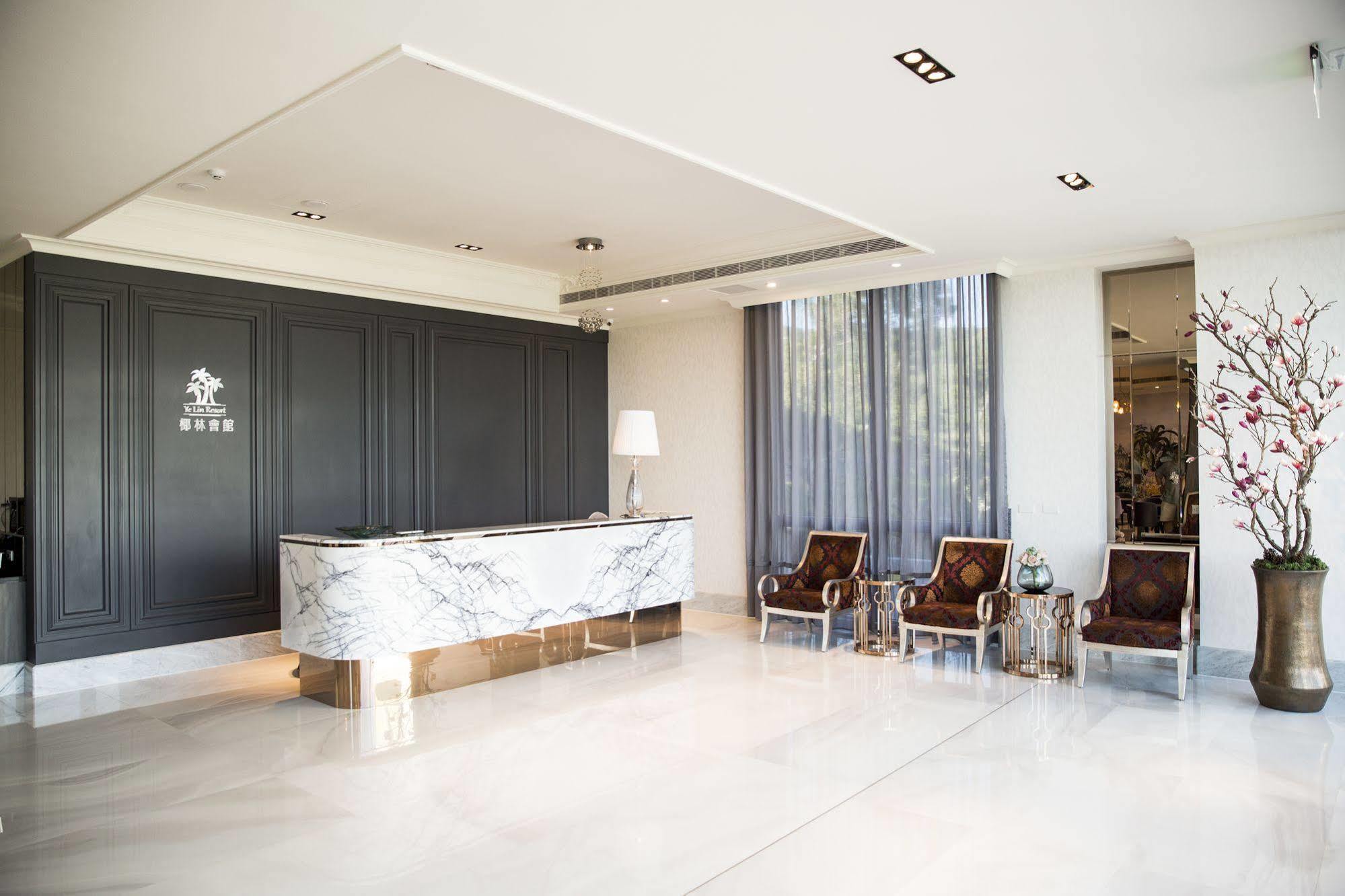Hotel 墾丁椰林 海灘文旅 à Cape Eluanbi Extérieur photo