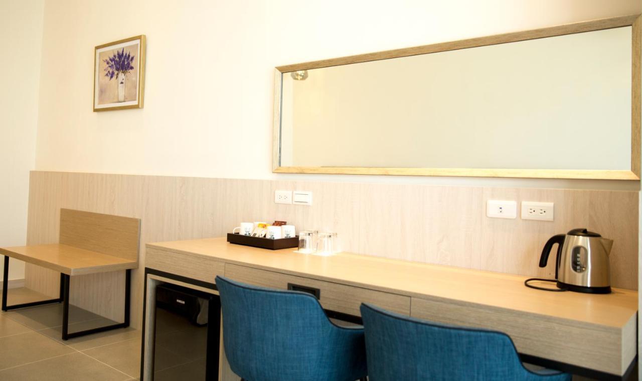 Hotel 墾丁椰林 海灘文旅 à Cape Eluanbi Extérieur photo